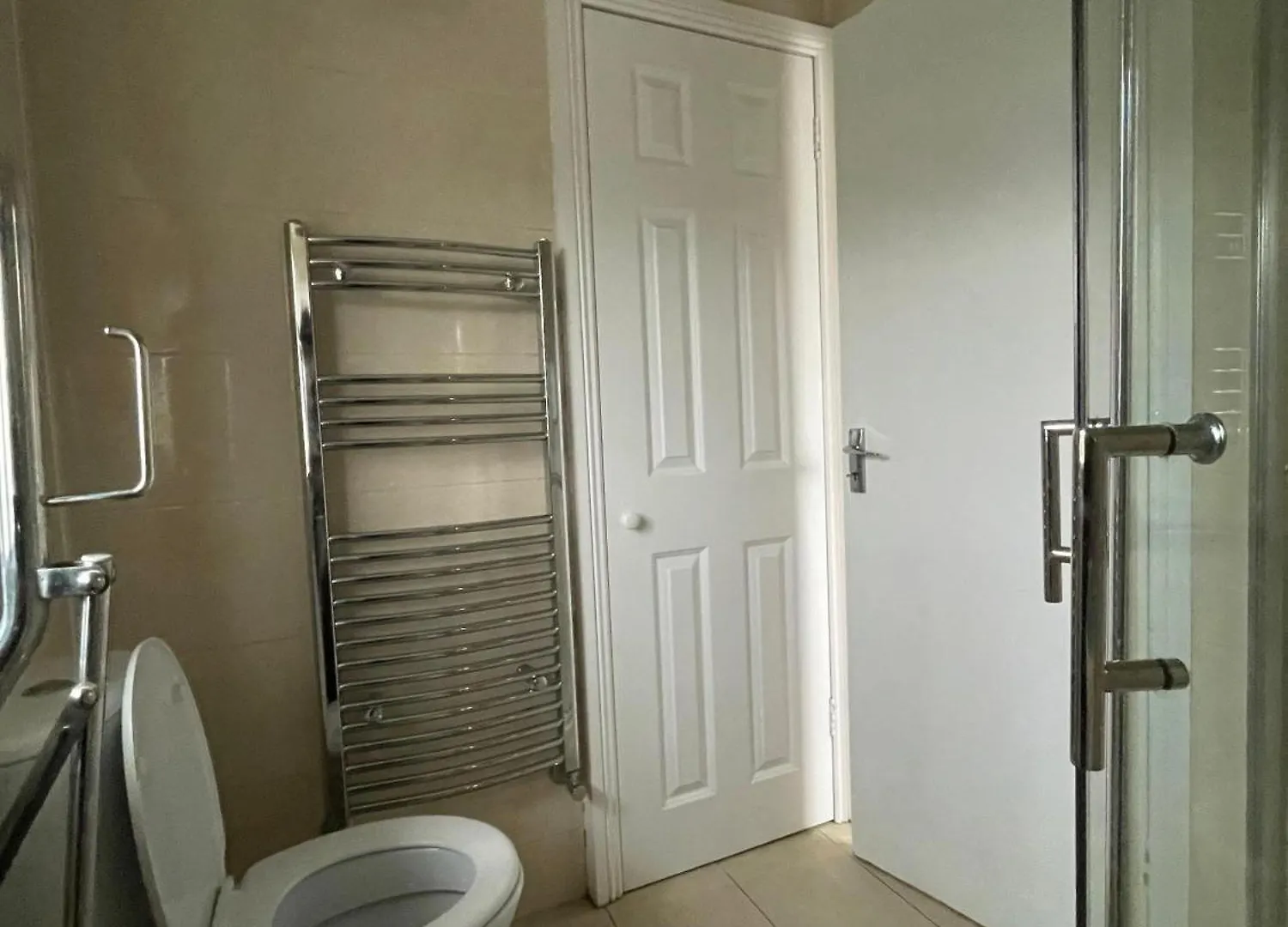 Superb Triple Room Near Airport - 1 Dublin Ierland