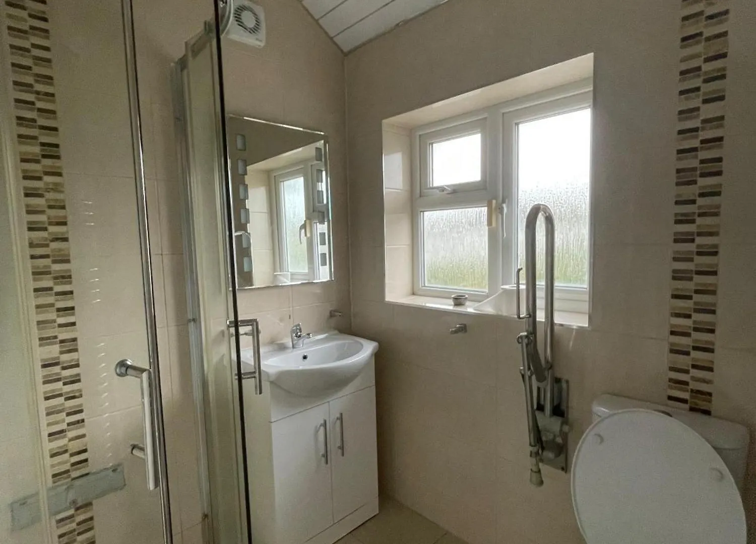 Superb Triple Room Near Airport - 1 Dublin 0*,  Ierland