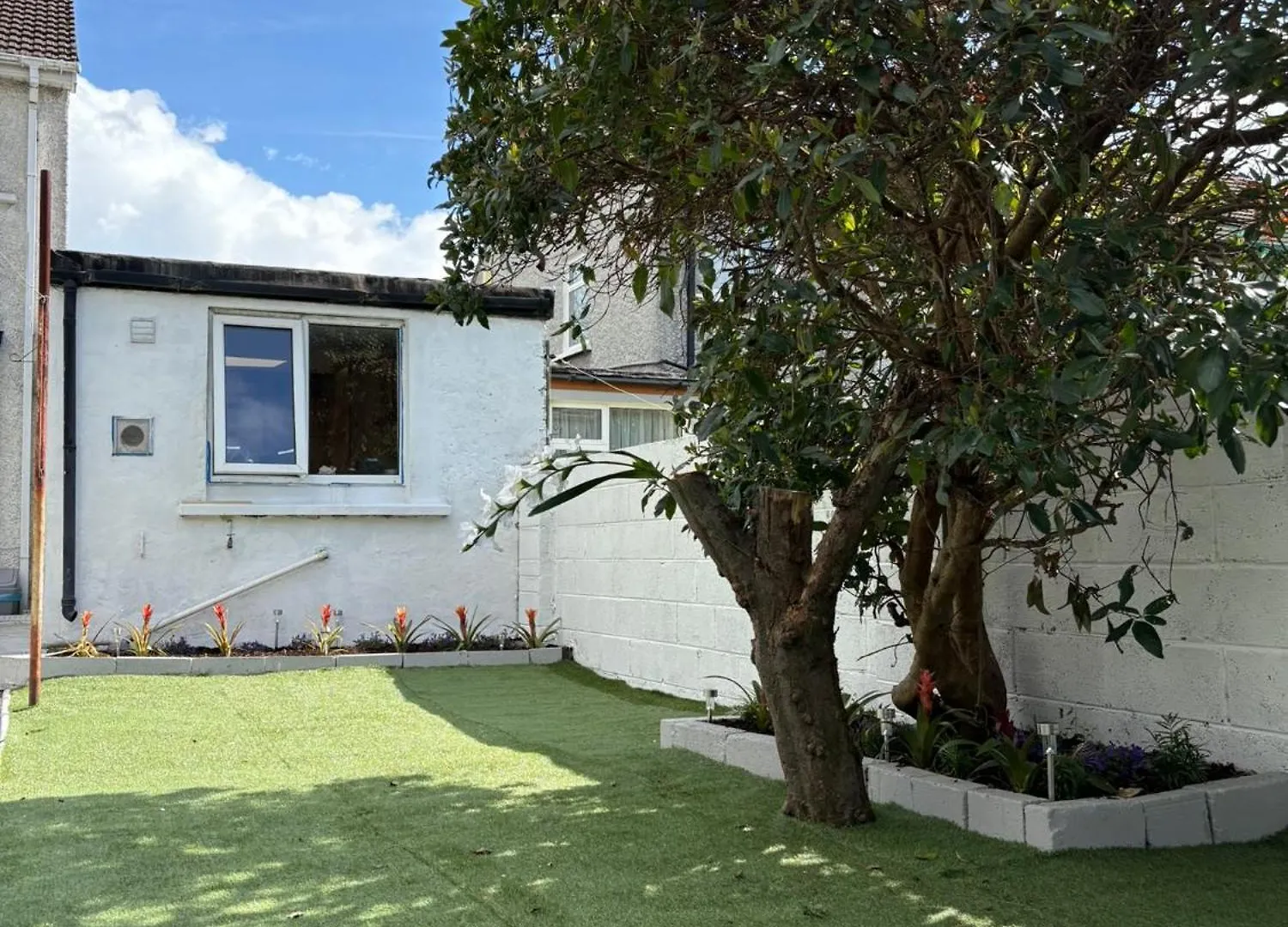 Gasthuis Superb Triple Room Near Airport - 1 Dublin